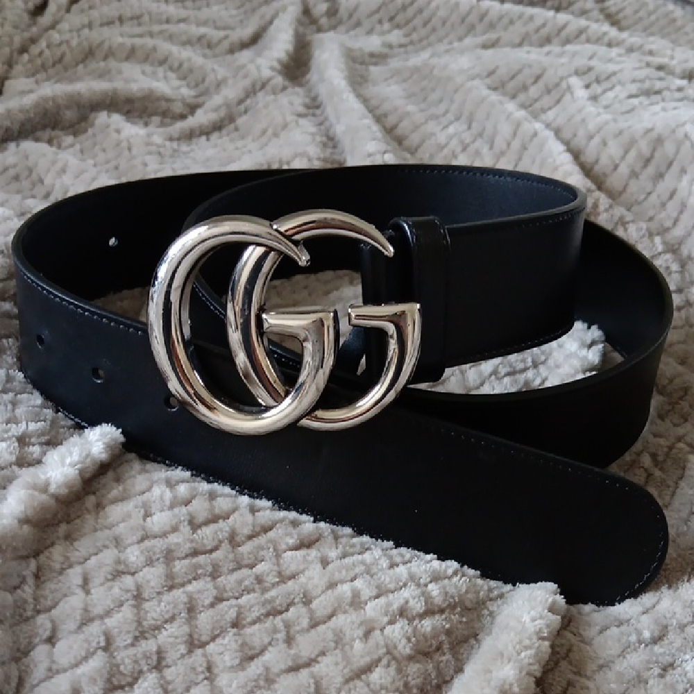 Gucci Black Leather Belt with Silver GG Emblem 95/38